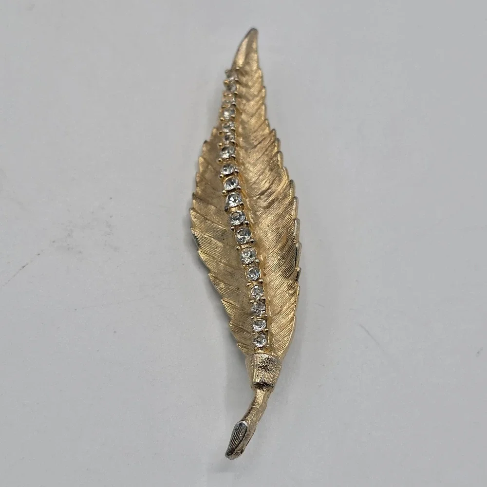 Vintage Gold Tone Rhinestone Leaf Brooch Textured Feather Botanical Pin Retro